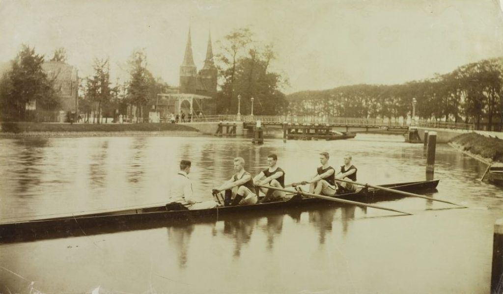 Foto roeiers Laga 1896